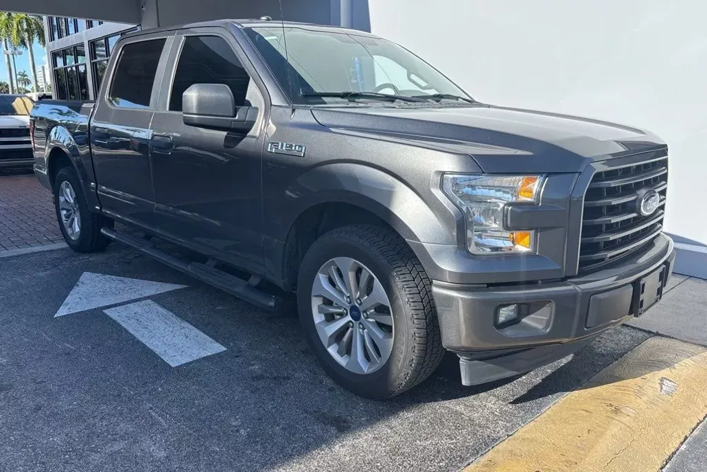 2017 Ford F-150 XL photo 1