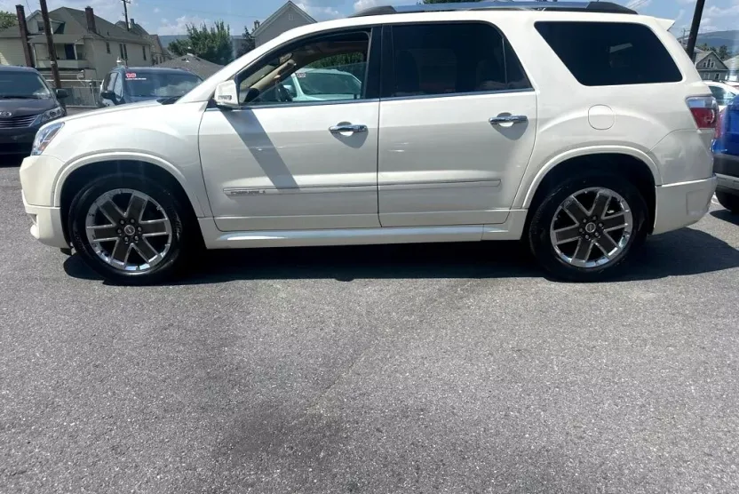 2012 Gmc Acadia Denali photo 1