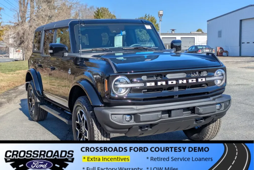 2024 Ford Bronco Outer Banks photo 1