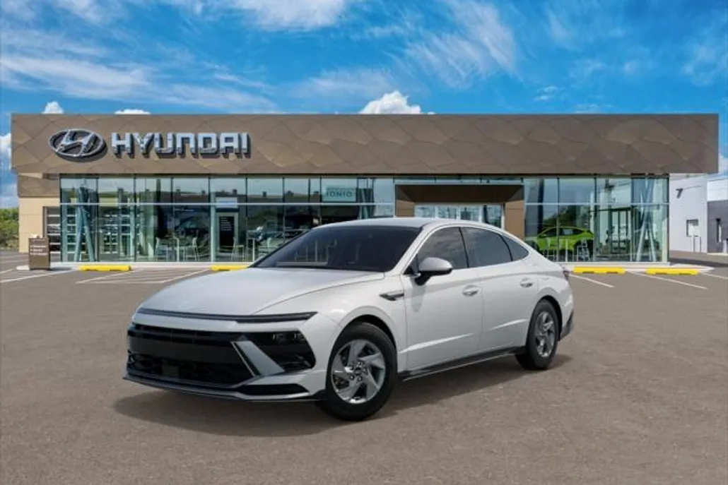 2025 Hyundai Sonata SE photo 1
