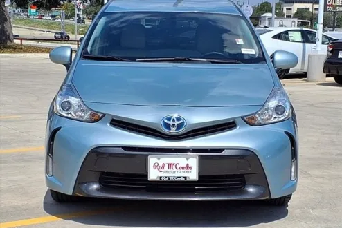 2017 Toyota Prius V Four photo 2