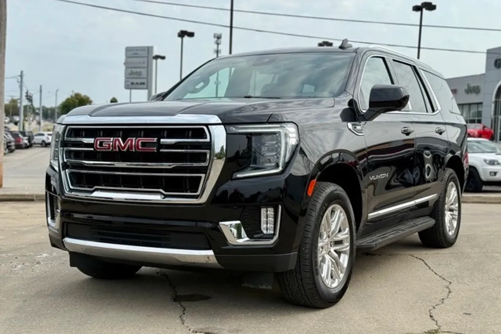 2023 Gmc Yukon SLT photo 1