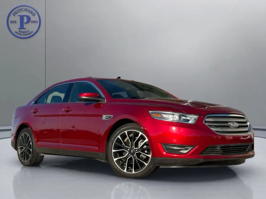 2019 Ford Taurus SEL photo 1