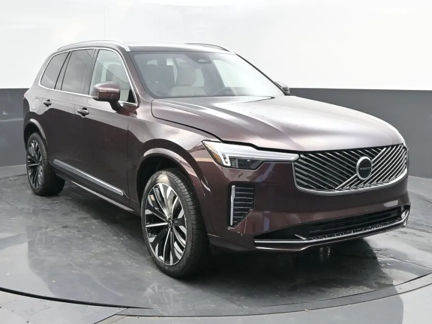 2025 Volvo XC90 T8 Core photo 1