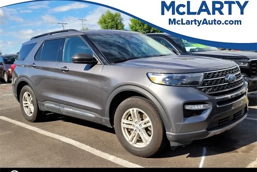 2023 Ford Explorer XLT photo 1