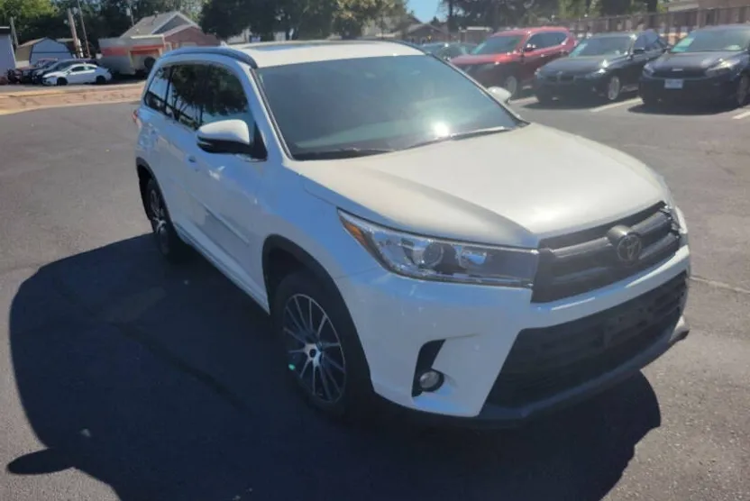 2018 Toyota Highlander SE XLE photo 1