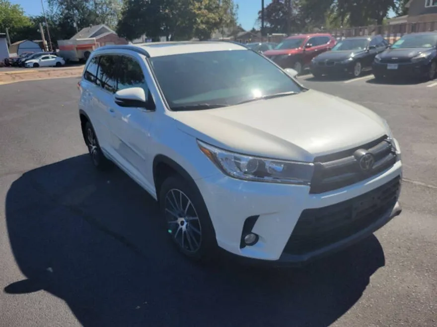 2018 Toyota Highlander SE XLE photo 1