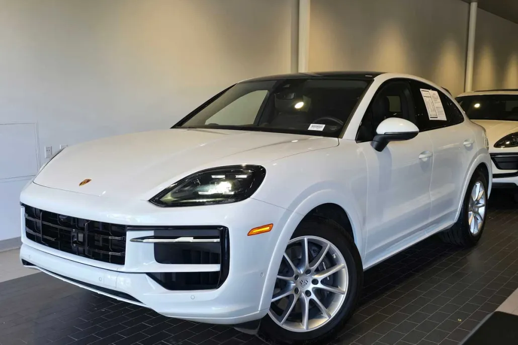 2024 Porsche Cayenne Base photo 1