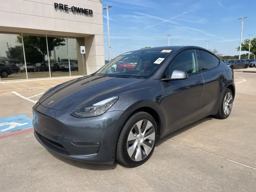 2023 Tesla Model Y Long Range photo 1