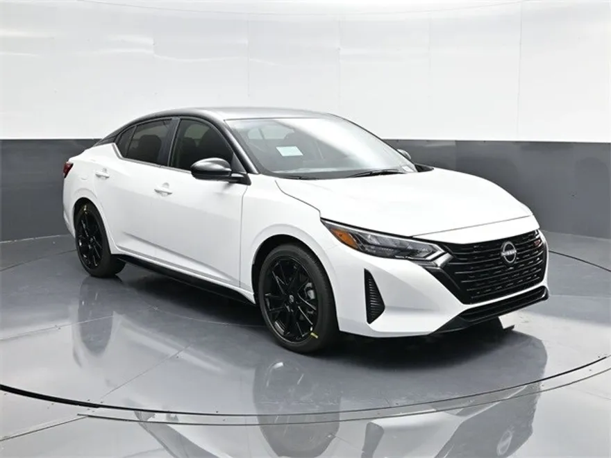 2025 Nissan Sentra SR photo 1