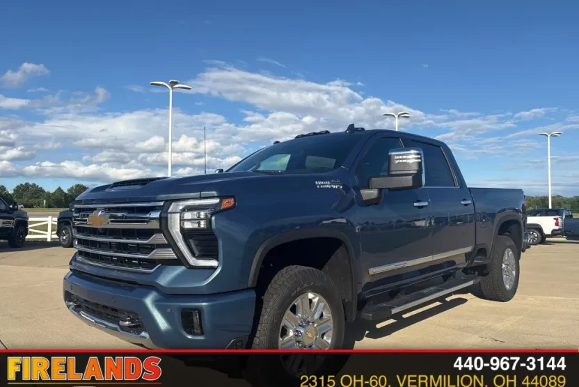 2025 Chevrolet Silverado 3500HD High Country photo 1