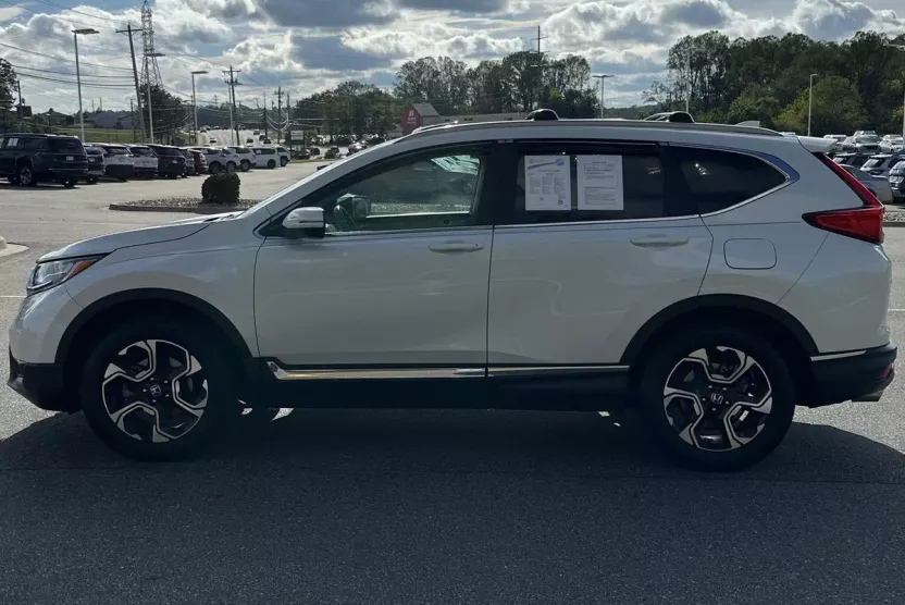2018 Honda CR-V Touring photo 1