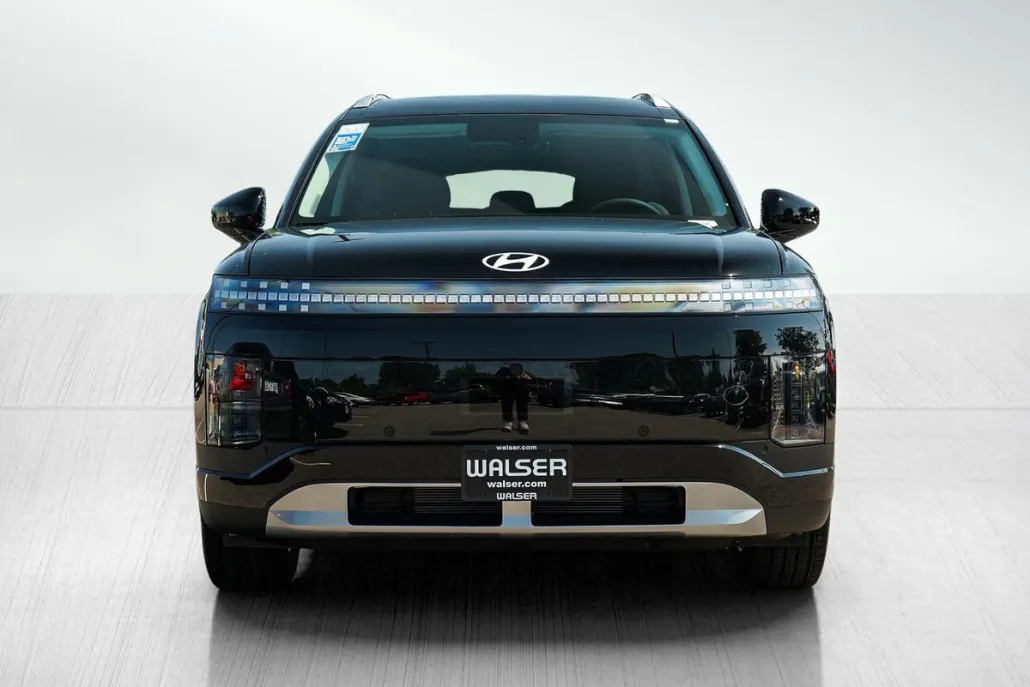 2026 Hyundai Ioniq SE photo 1