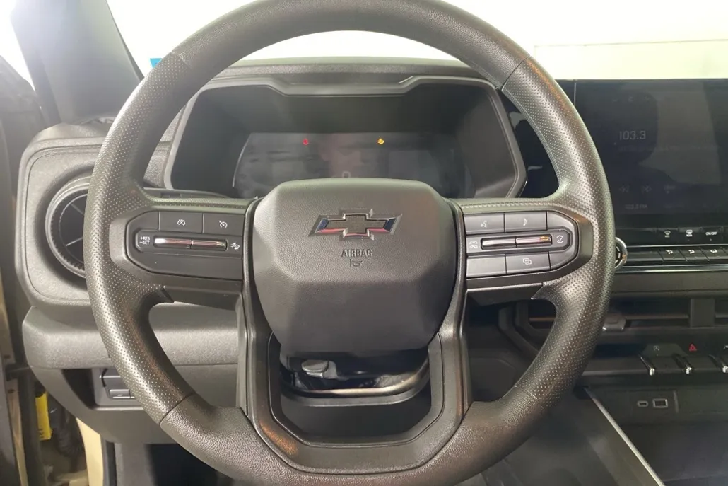 2023 Chevrolet Colorado Trail Boss photo 1