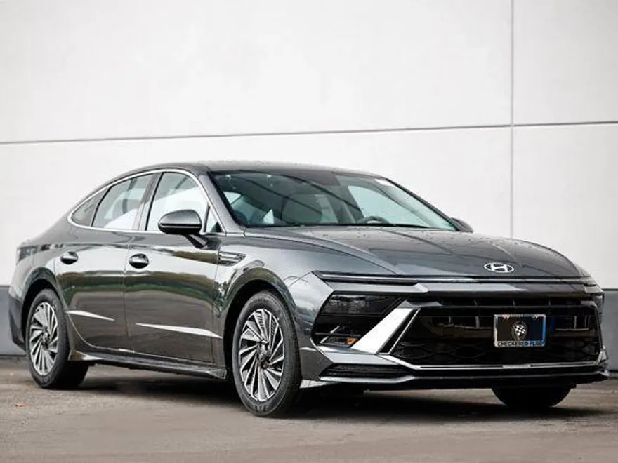 2025 Hyundai Sonata Hybrid SEL photo 1