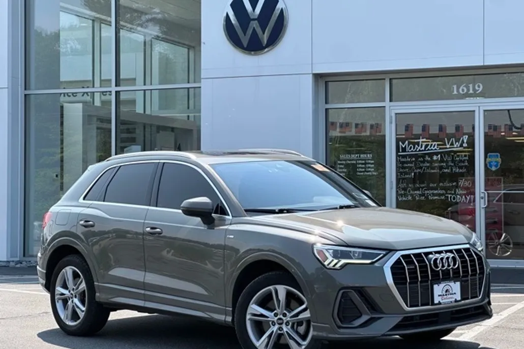 2022 Audi Q3 Premium Plus S line photo 1