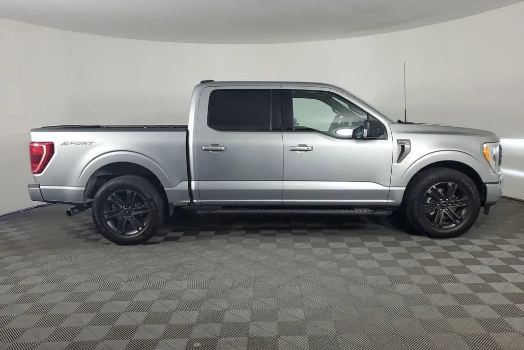 2021 Ford F-150 XLT photo 1