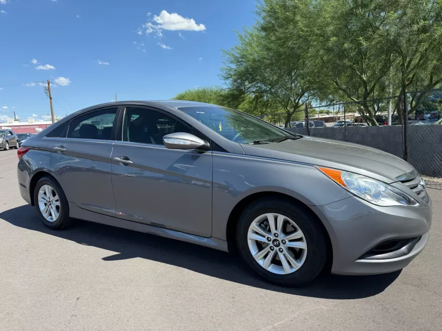 2014 Hyundai Sonata GLS photo 1