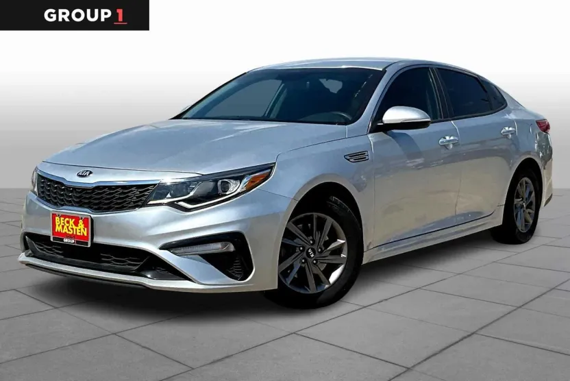 2020 Kia Optima LX photo 1