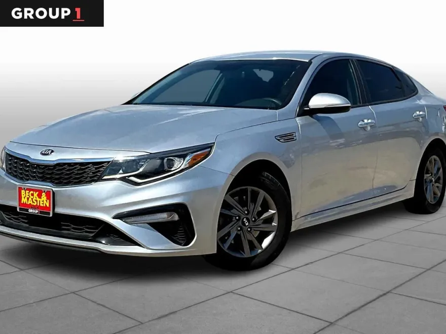 2020 Kia Optima LX photo 1