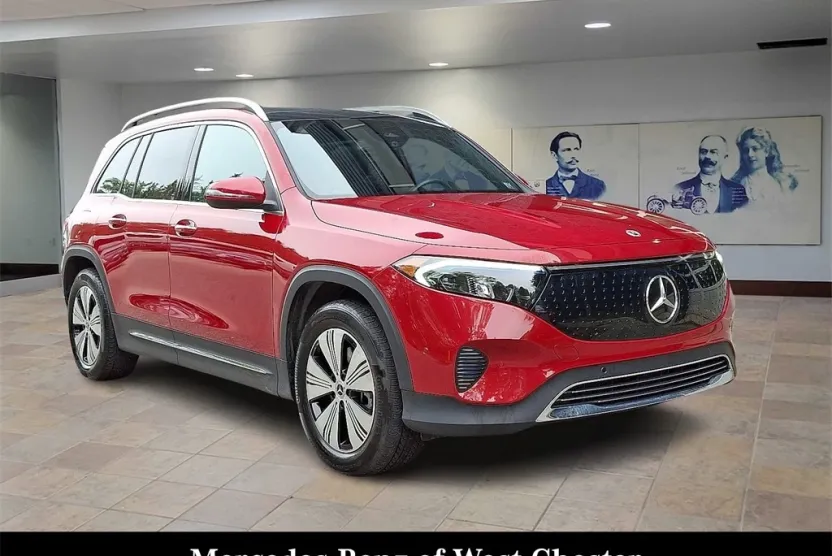 2024 Mercedes Benz EQB 300 4MATIC photo 1