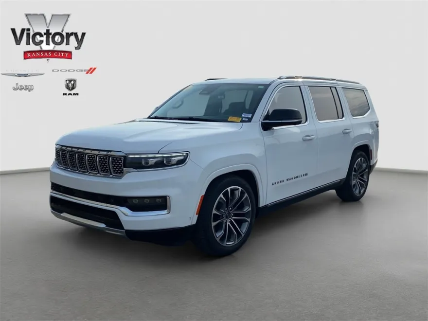 2023 Jeep Grand Wagoneer III photo 1