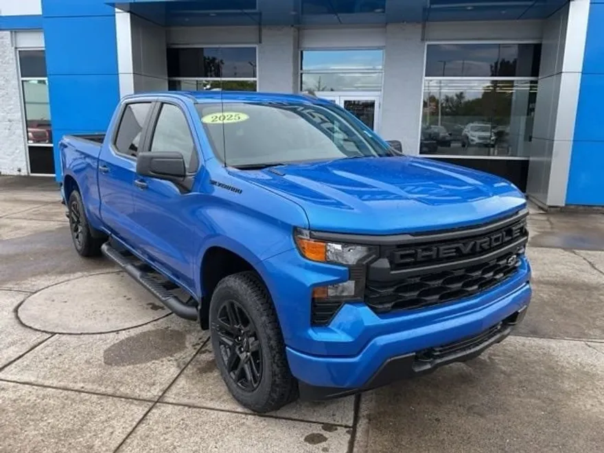 2025 Chevrolet Silverado 1500 Custom photo 1