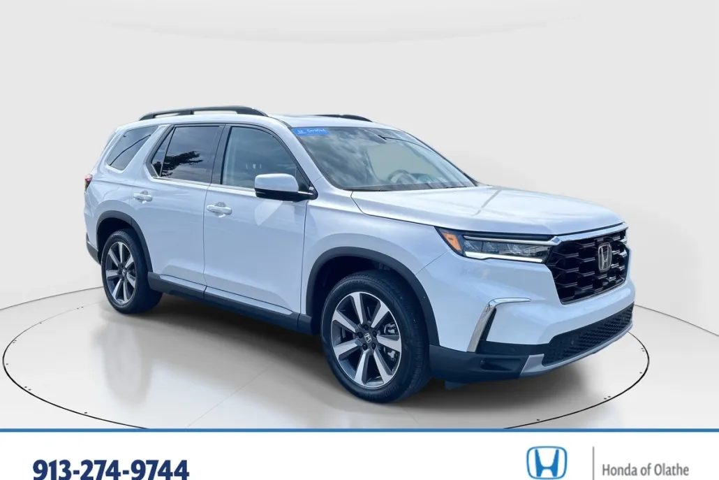 2025 Honda Pilot Touring photo 1