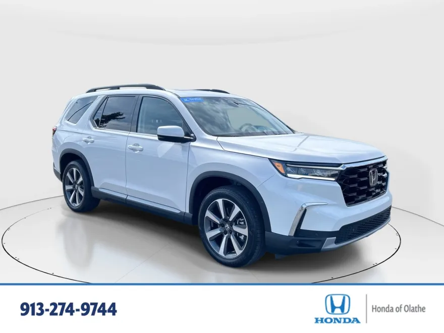 2025 Honda Pilot Touring photo 1