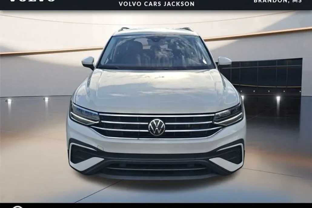 2024 Volkswagen Tiguan SE Wolfsburg Edition photo 1