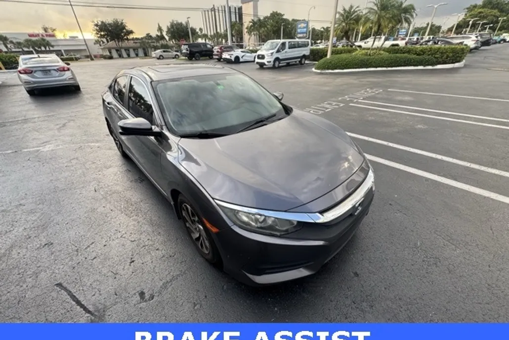 2017 Honda Civic EX photo 1