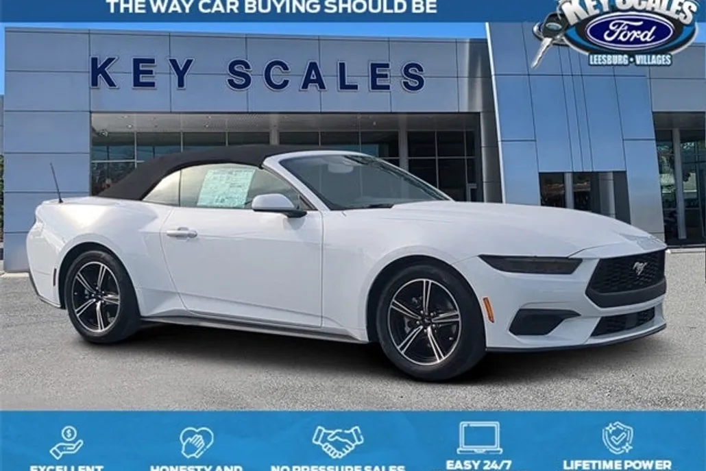 2025 Ford Mustang EcoBoost photo 1
