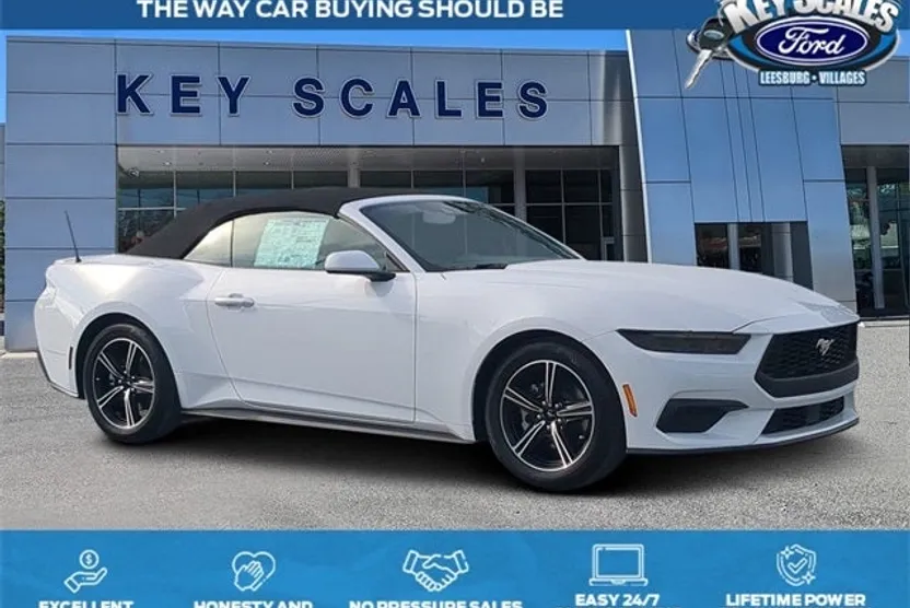 2025 Ford Mustang EcoBoost photo 1