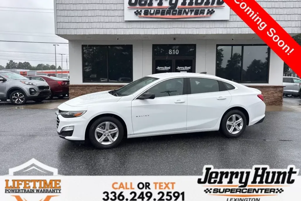 2023 Chevrolet Malibu LS photo 1