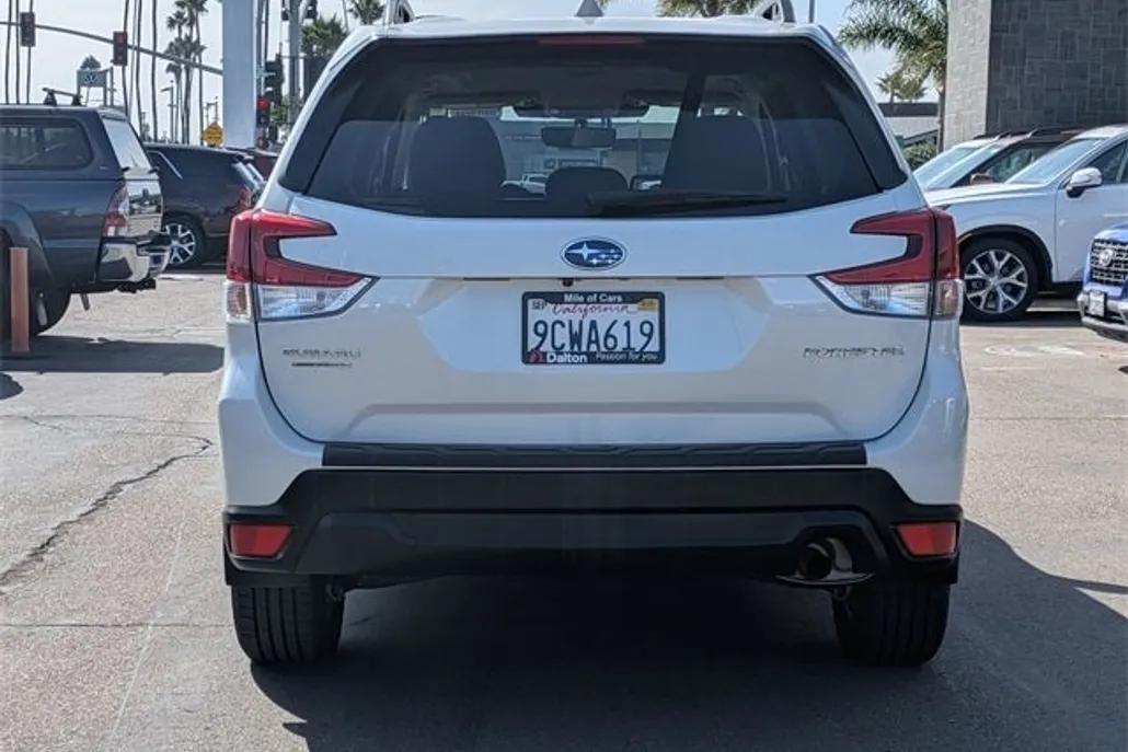 2022 Subaru Forester Premium photo 1
