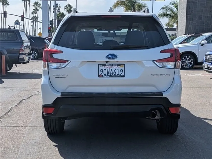 2022 Subaru Forester Premium photo 1