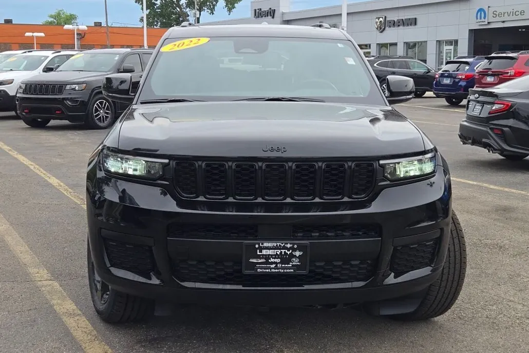 2022 Jeep Grand Cherokee Altitude photo 1