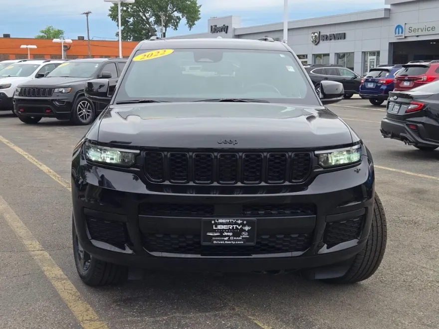 2022 Jeep Grand Cherokee Altitude photo 1