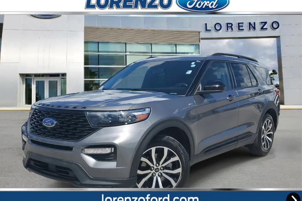2022 Ford Explorer ST-Line photo 1
