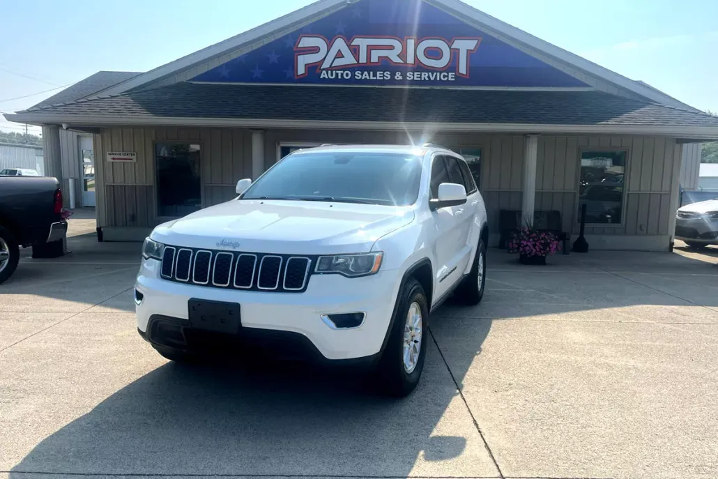 2020 Jeep Grand Cherokee Laredo photo 1
