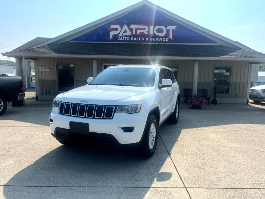 2020 Jeep Grand Cherokee Laredo photo 1