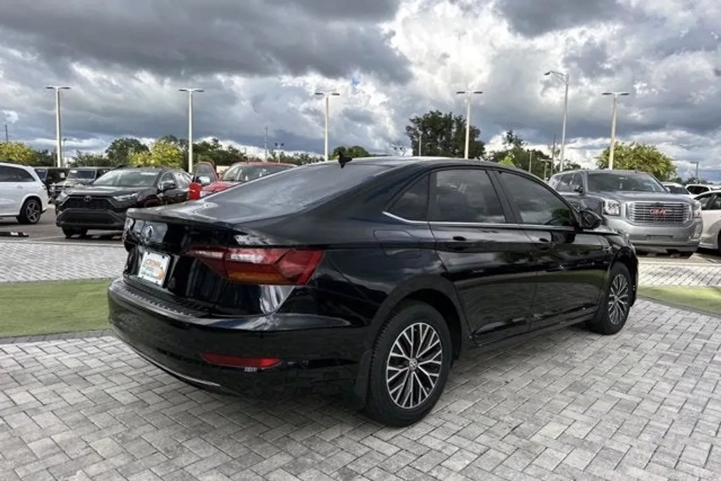 2019 Volkswagen Jetta SEL photo 1