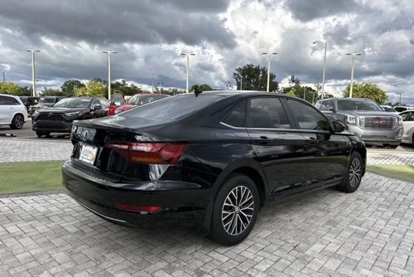 2019 Volkswagen Jetta SEL photo 1