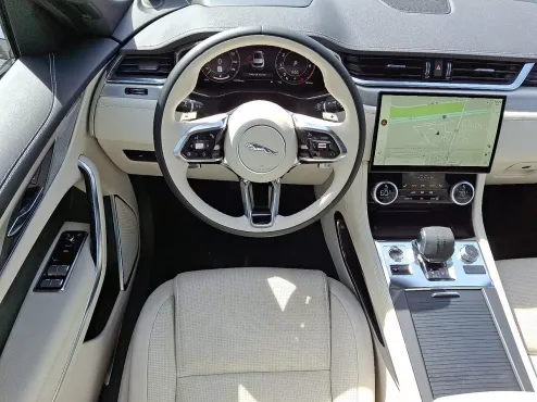 2025 Jaguar F-PACE R-Dynamic S P250 photo 4