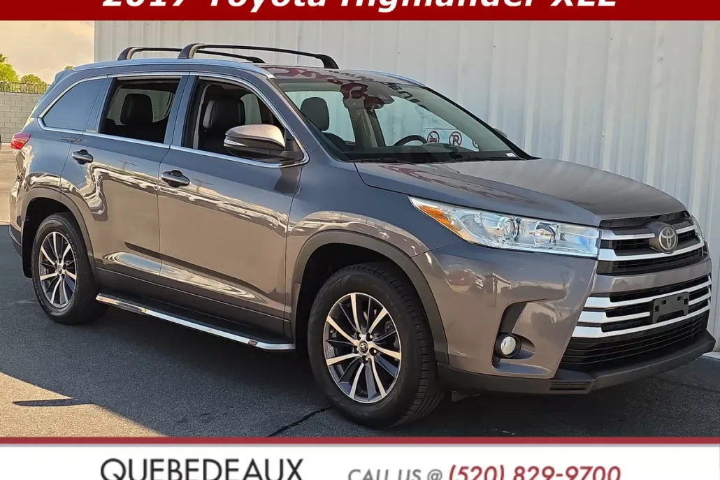 2017 Toyota Highlander XLE photo 1