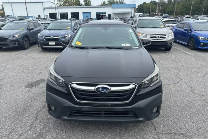 2021 Subaru Outback Premium photo 1