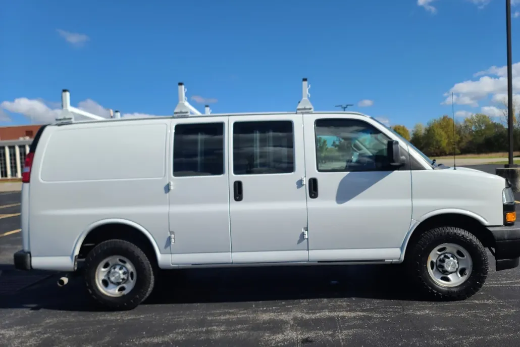 2021 Chevrolet Express 2500 Cargo photo 1