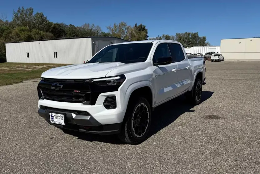 2026 Chevrolet Colorado Z71 photo 1