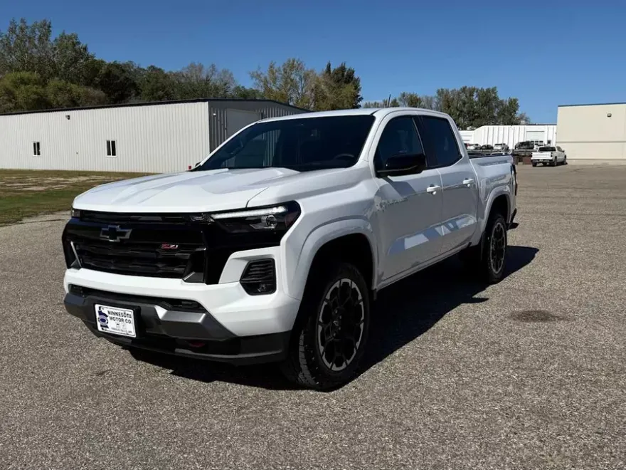 2026 Chevrolet Colorado Z71 photo 1