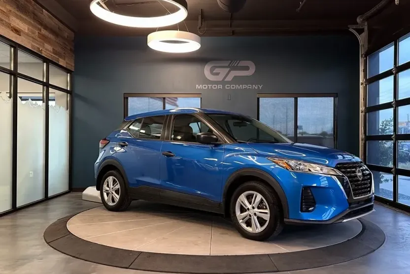 2022 Nissan Kicks S photo 1